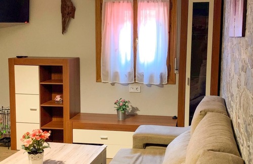 Soto de Cangas Apartment | Self catering Aptos rurales Camino Picos de Europa for 6 people