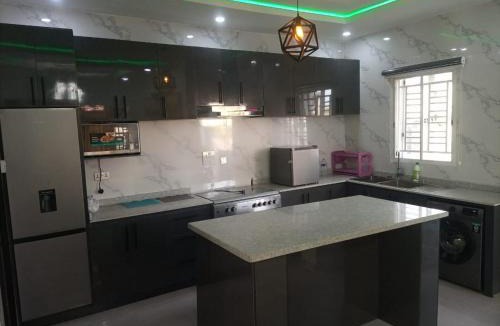 Ofin House | Shimawa-House-Sleeps4-Luxury&Privacy-24 7 Security
