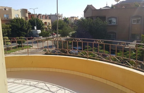 Sheikh Zayed City Apartment | شقة فندقية فاخرة داخل فيلا قريبة من المهندسين للعائلات