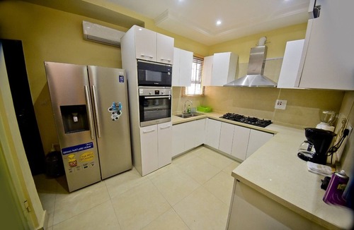 Lekki House | SLEEKHOUSE , a townhouse with a lake view