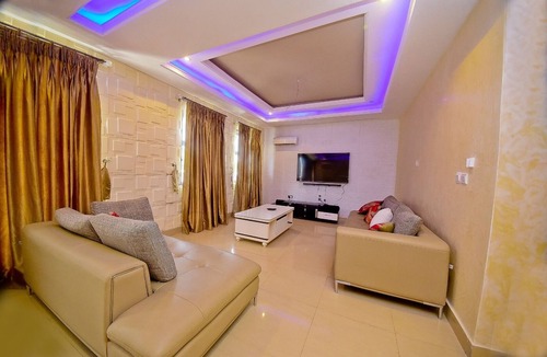 Lekki House | SLEEKHOUSE , a townhouse with a lake view