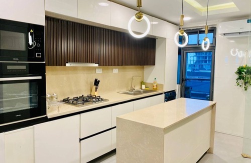 Lekki Phase 1 Apartment | Sleeps 4 with Pool Access