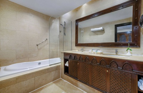 Ras Nasrani Hotel | Spacious Junior Suite Close to Beach – Perfect for Family Vacations