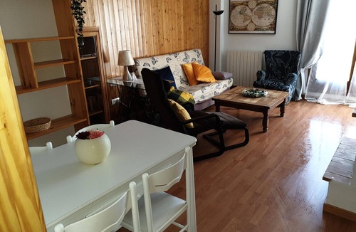 Villanua Apartment | Spacious 2-bedroom apartment with parking in Villanúa