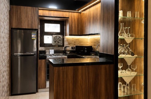 Agouza Apartment | Spacious 3-bedroom apartment in beautiful Giza Governorate with AC