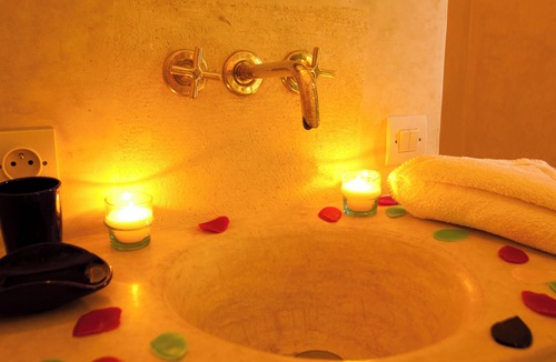 Daoudiate House | Spacious 5-bedroom riad in charming Marrakesh with AC, WiFi and Pool