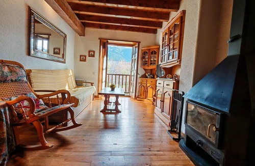 Taull Apartment | Spacious apartment with garden Cosmos 1