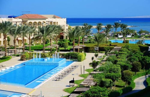 Village Road Resort | Spectacular Sunsets Await in 2 Lovely Family Rooms Near Hurghada Hotspots