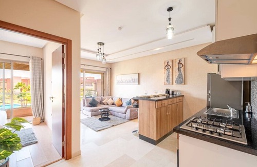 Menara Apartment | Studio - Golf & Pool view- Cadre chic et paisible
