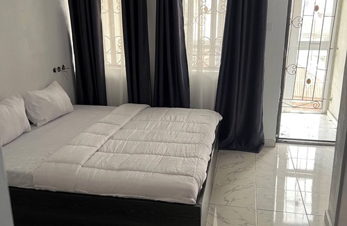 Port Harcourt Hotel | Stunning modern room at Otijoe premier hotel 2