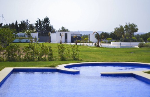 Yasmine Villa | Suite S + 3 on the ground floor, new and furnished with terrace and private pool