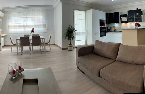 El Aouina Apartment | Sunny Cosy Apartment in Tunisia - Ideal for Couples & Families