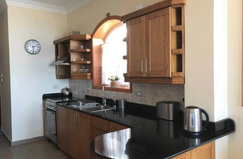 Village Road Apartment | Sunny Seaside Retreat in Hurghada