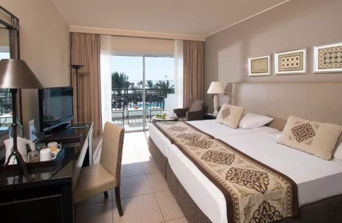 El Hadaba Hotel | Sunrise Views, Spa Days & Family Fun All in One Place l 3 Family-friendly Rooms