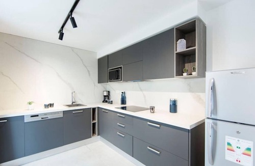 Les Berges du Lac Apartment | Sunset 202 Luxury with gym club in Lac 1