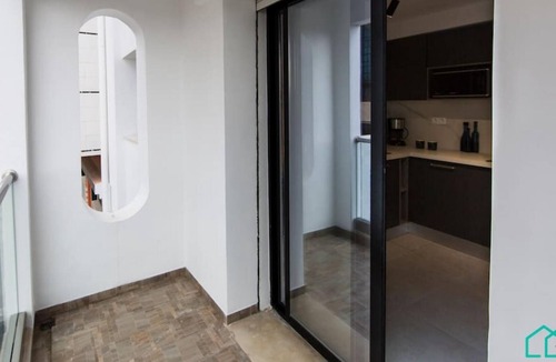 Les Berges du Lac Apartment | Sunset 202 Luxury with gym club in Lac 1