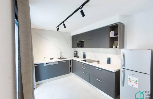 Les Berges du Lac Apartment | Sunset 202 Luxury with gym club in Lac 1