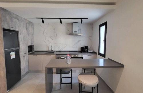 Les Berges du Lac Apartment | Sunset 303: brand new apt with gym in Lac 1