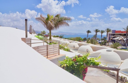Bahia Calma House | Tastefully furnished maisonette apartment