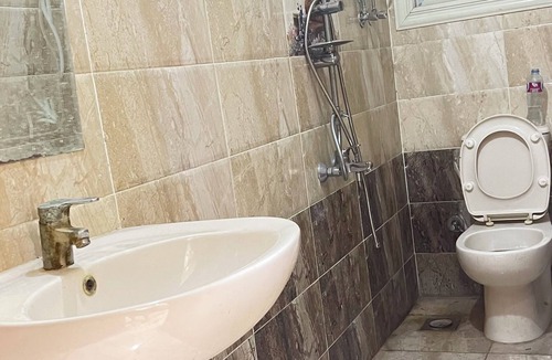 Al Haram Apartment | tBudget Room Next to Pyramids | Clean & Quiet