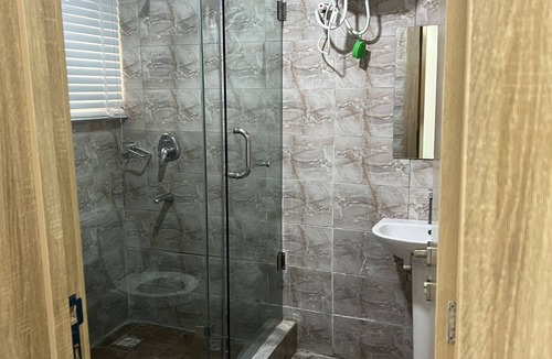 Ikeja Hotel | Thapunchline Apartments & Hotels