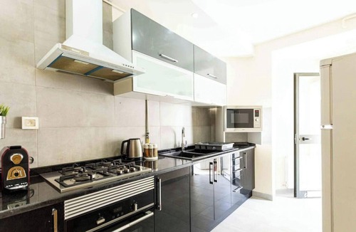 Les Berges Du Lac II Apartment | The Business Flat central fully equipped garage