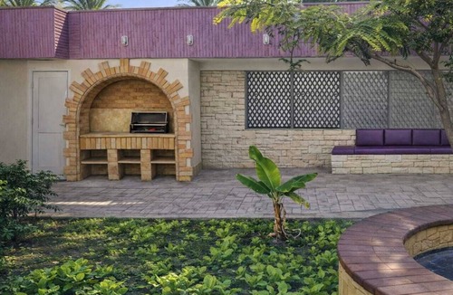 Al-'Amriyah Villa | The Diplomat luxury family villa with AC and amazing big pool.