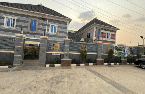 Ibadan Hotel | TM Royal Hotel