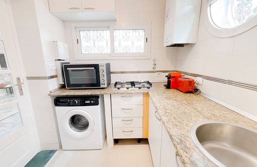 Amilcar Apartment | La petite maison: Charme en bord de mer