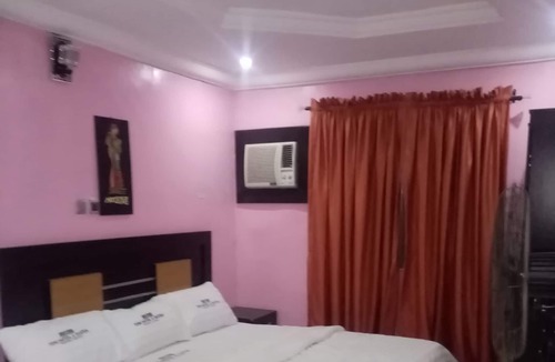 Ikotun Hotel | Tom hotel and suites