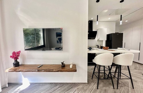 Les Berges Du Lac II Apartment | Topaz - Bright Apartment Lake 2