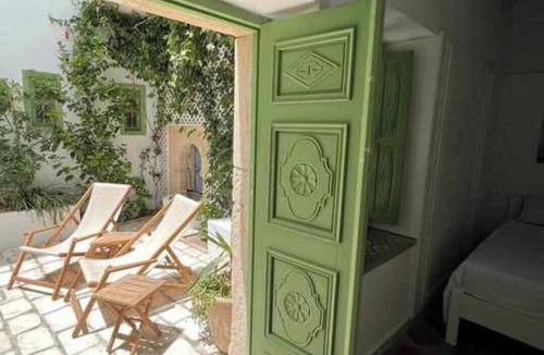 Borj Erras Apartment | Traditional Tunisian Suite House (by the Sea)