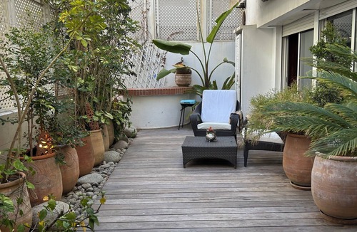Racine Apartment | Un appartement en plein centre calme avec jardin