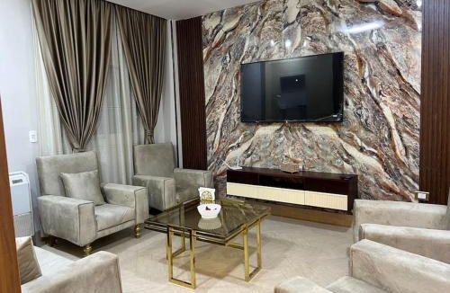Al-Basatin Apartment | Urban Elegance @ Maadino6