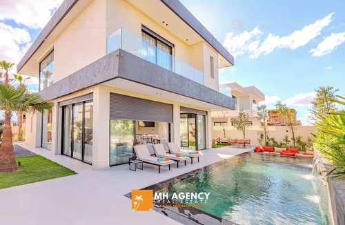 Tassoultante Villa | Villa Akenza
