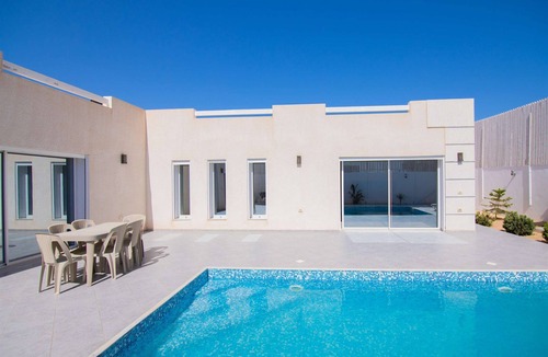 Taguermess House | Villa céleste à Djerba - Private swimming pool 2' from the sea
