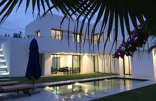 La Soukra Villa | Villa Dar Henda contemporary villa of 350m2 with swimming pool La Soukra