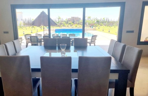 Bouznika Villa | Villa de Luxe Avec Piscine et Cascade en Pension Complete
