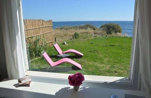 Aousja Villa | Villa, feet in the water