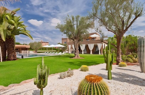 Tameslouht Villa | Villa Lumiere by J&J