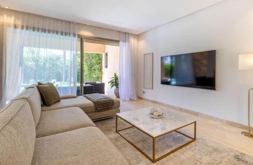 Menara Villa | Villa sur golf avec piscine privée chauffée