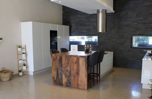 El Makina House | VILLA SWIMMING POOL GARDEN ARGAN GOLF- FIBER OPTICS - NETFLIX- HOUSEKEEPER -BREAKFAST