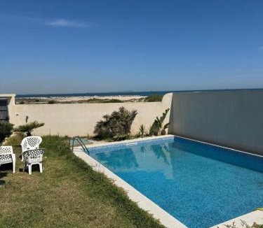 La Fayette Villa | Villa with pool right By water