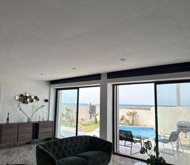 La Fayette Villa | Villa with pool right By water