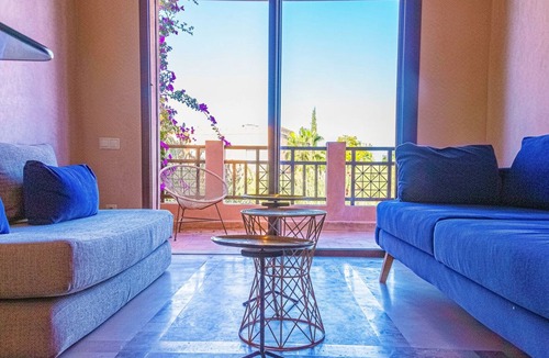 Tassoultante Apartment | Waky Club | Designer Flat