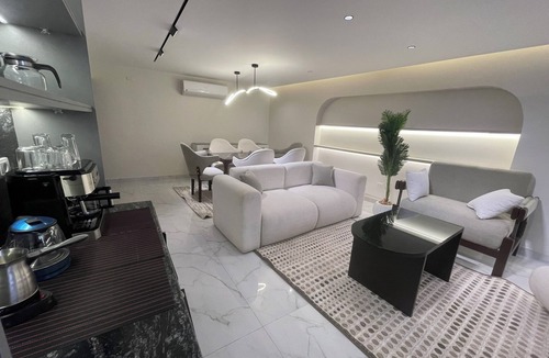 Al Duqqi Apartment | Zahir - 801