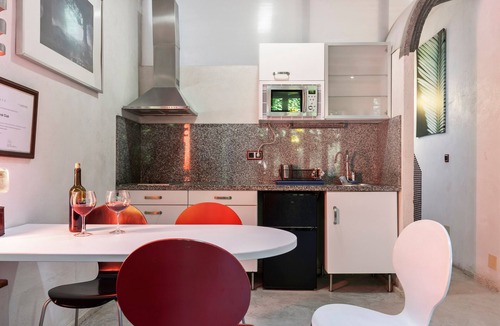 Meruja House | Zentralclub Neutron Rural House with Mountain Views, Private Terrace & Wi-Fi