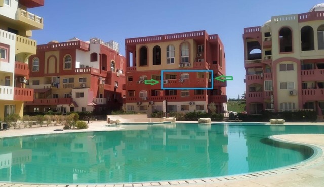 2 Bedroom Apartment with pool view
