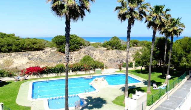 2 bedroom apartment with terrace & pools - 100 m from la Mata beach in La Mata
