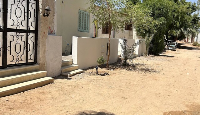 2 min walk to the Sea/shared garden with sky view ,Wi-Fi , pet friendly